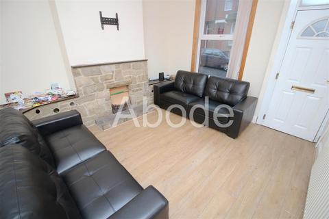 3 bedroom house to rent, Welton Mount, Hyde Park, Leeds