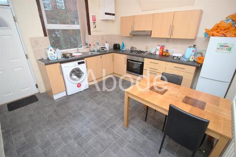 3 bedroom house to rent, Welton Mount, Hyde Park, Leeds