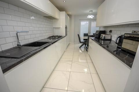 3 bedroom end of terrace house for sale, Landseer Gardens, South Shields