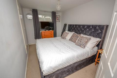 3 bedroom end of terrace house for sale, Landseer Gardens, South Shields