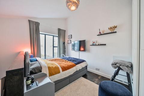 2 bedroom duplex for sale, Station Road, London