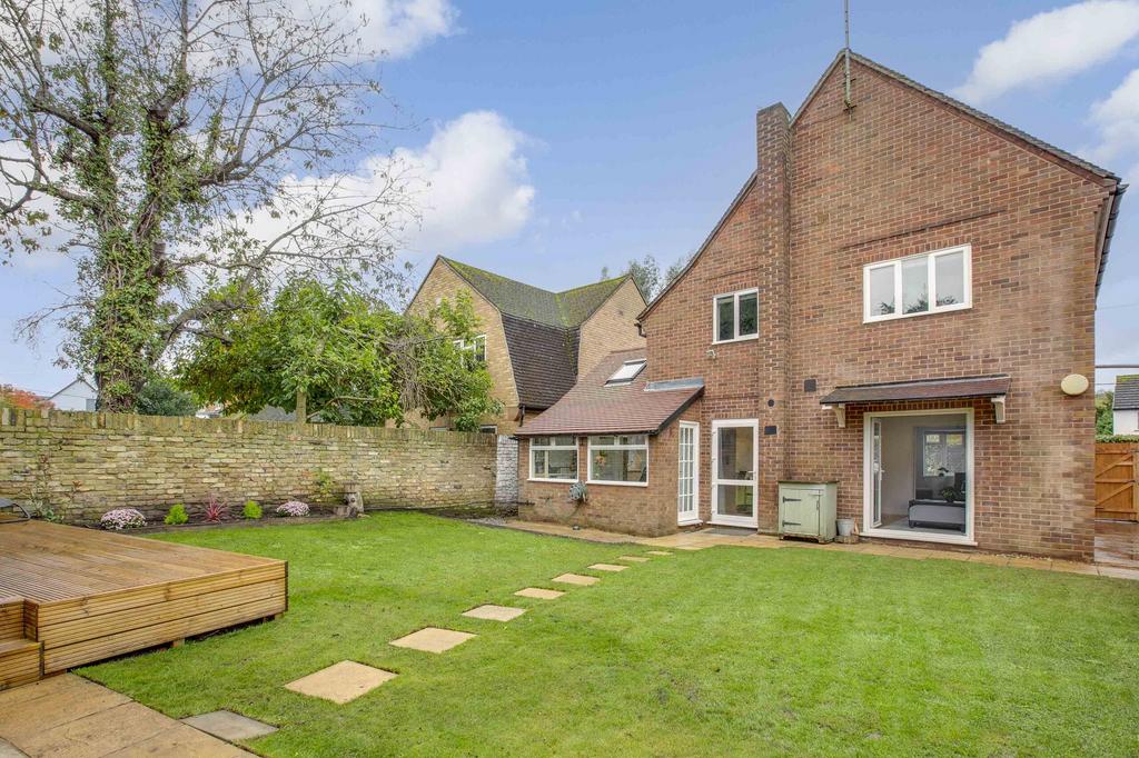 Marlow Road, Bourne End 3 bed detached house for sale £885,000