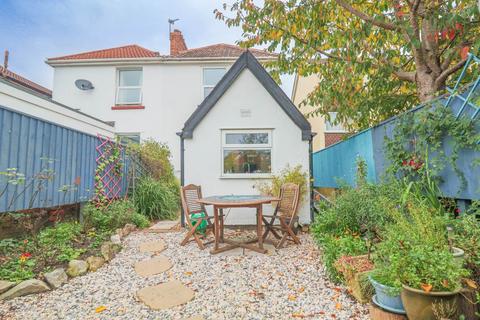 3 bedroom semi-detached house for sale, Moorland Road, South Ward