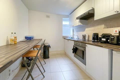 Studio to rent, Princes Avenue, London N10