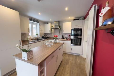 3 bedroom detached house for sale, Oak Road, Burton On Trent DE13