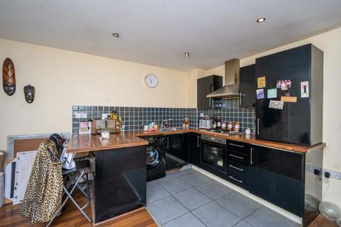 2 bedroom flat for sale, Shaw Lane, Prescot, Merseyside, L35 5AT