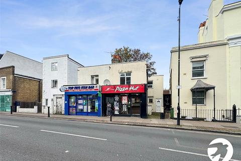 2 bedroom maisonette to rent, The Village, London, SE7