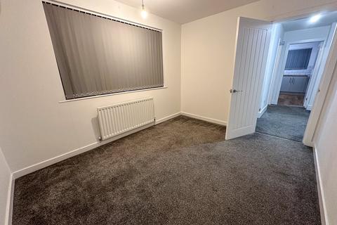 2 bedroom flat to rent, Grange Road, Doncaster DN6