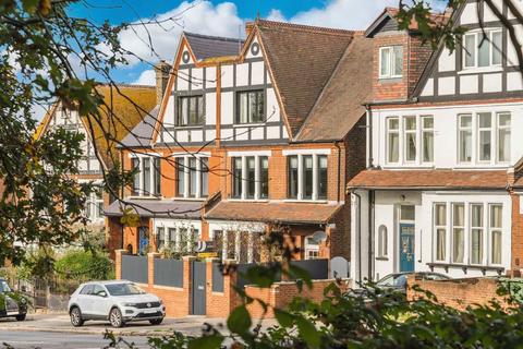 5 bedroom semi-detached house for sale, Streatham Common North, London SW16