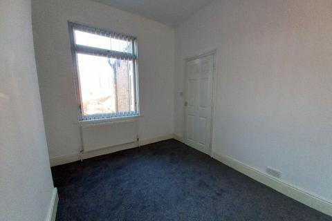 3 bedroom terraced house to rent, Heslop Street, Stockton-on-tees TS17