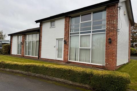 3 bedroom barn conversion to rent, Watersedge Drive, Rufford, Ormskirk, L40