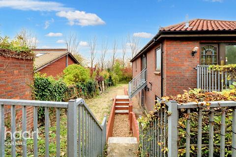 4 bedroom detached house for sale, The Fairway, Bar Hill