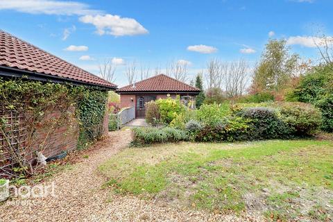 2 The Fairway, Bar Hill, Cambridge, CB23 8SR