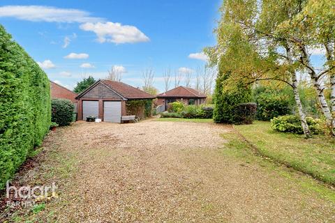 2 The Fairway, Bar Hill, Cambridge, CB23 8SR