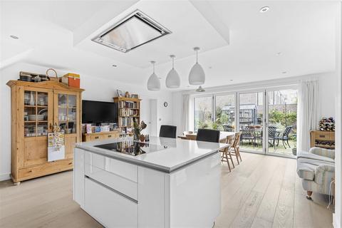 5 bedroom end of terrace house for sale, Knightly Avenue, Cambridge CB2