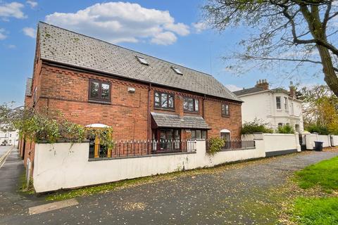 undefined, Beauchamp Avenue, Leamington Spa, Warwickshire CV32 5HX