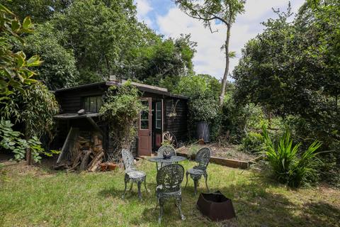 Flat A, 53 Loughborough Park, London, SW9 8TP