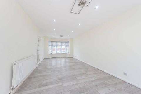 4 bedroom semi-detached house to rent, Sudbury Court Road, Harrow, HA1