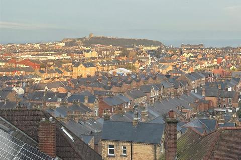 3 bedroom terraced house to rent, Parkfield Close, Scarborough