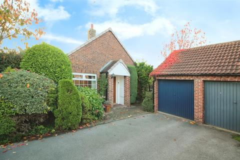 2 bedroom detached bungalow for sale, Cawdel Close, Leeds LS25