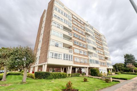 2 bedroom flat to rent, The Esplanade, Frinton-on-Sea CO13