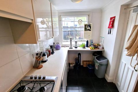 3 bedroom ground floor maisonette to rent, Graham Road, London E8