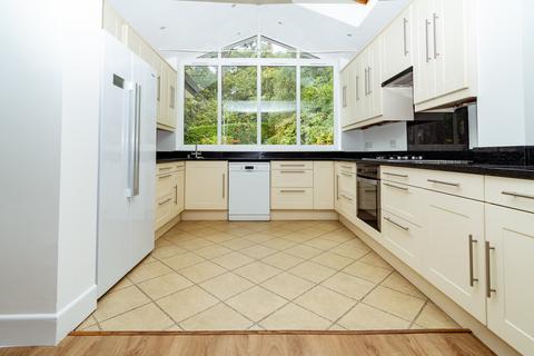 4 bedroom house to rent, Branksome Hill Road , Talbot Woods , Bournemouth