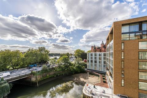 1 bedroom flat to rent, Cubitt Building, Grosvenor Waterside, 10 Gatliff Road, London SW1W