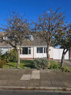 3 bedroom bungalow to rent, Vale Crescent, Southport, PR4