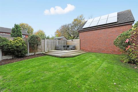 3 bedroom detached house for sale, Silcoates Drive, Wrenthorpe, Wakefield, West Yorkshire, WF2