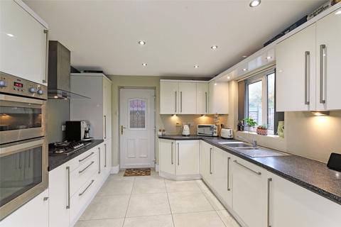 3 bedroom detached house for sale, Silcoates Drive, Wrenthorpe, Wakefield, West Yorkshire, WF2