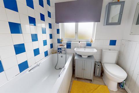 81 Kings Drive, Gravesend, DA12 5BQ
