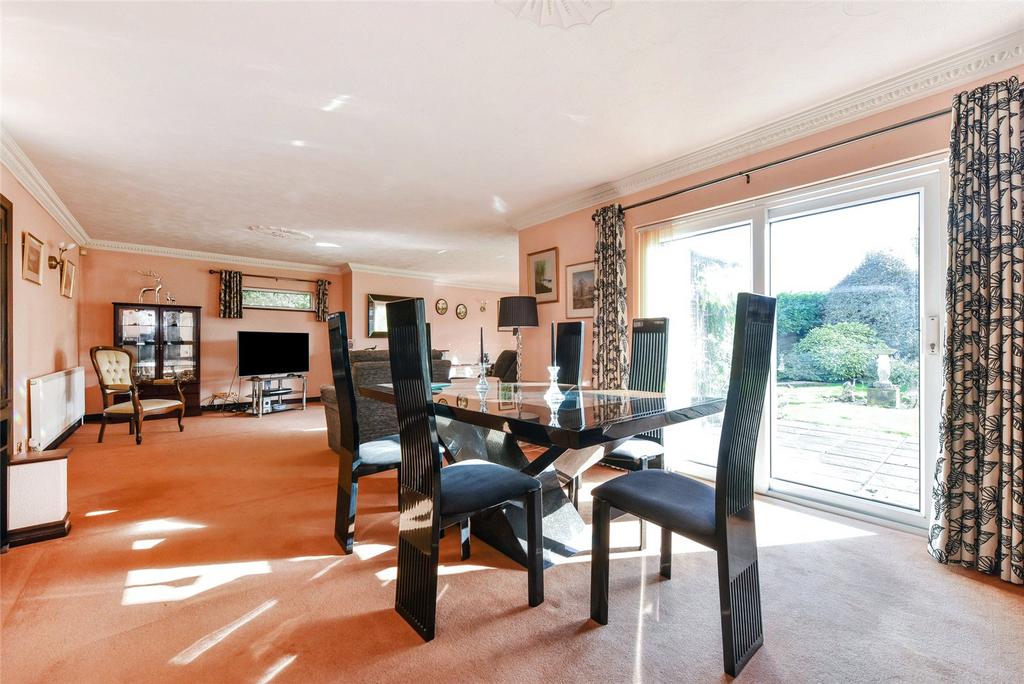 Sitting/Dining Room