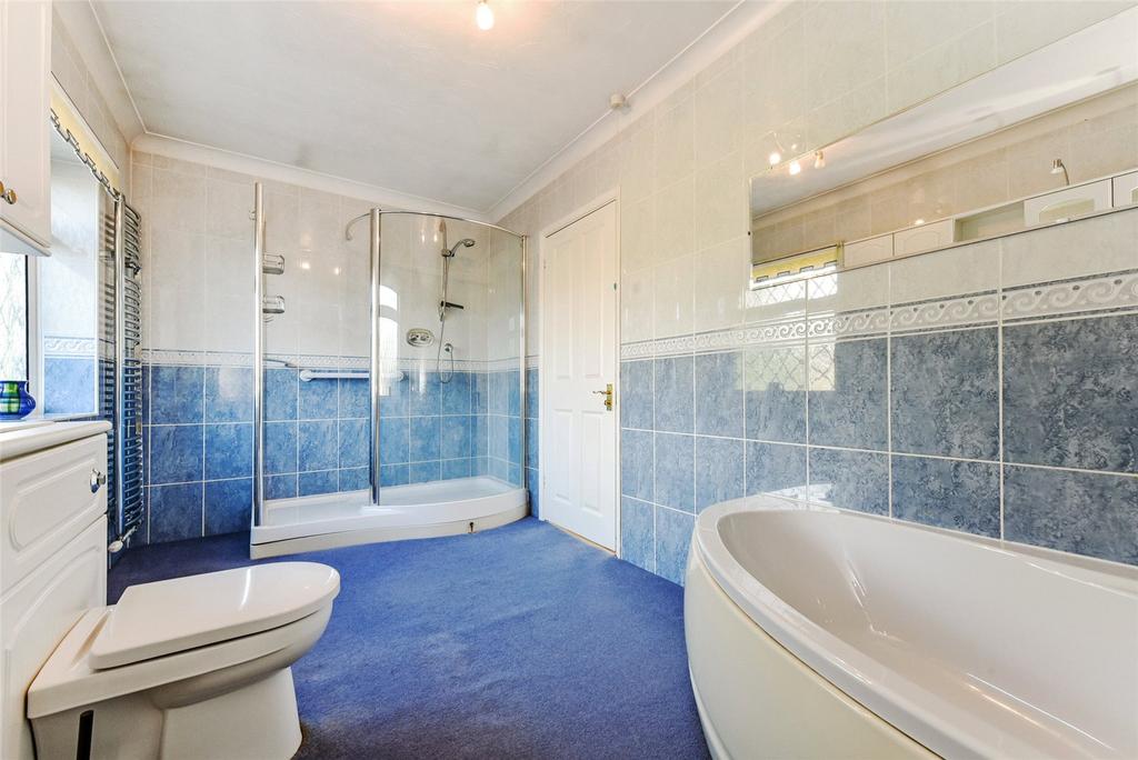 En-Suite Bathroom