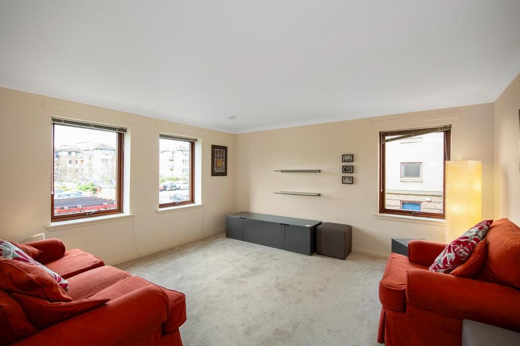 North Werber Place, Fettes... 2 bed flat to rent £1,275 pcm (£294 pw)