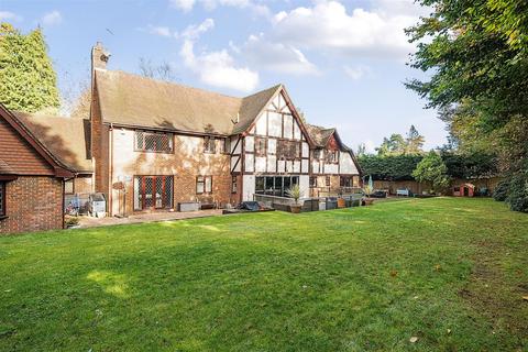 Oak Trees Heather Close, Kingswood, Tadworth, KT20 6NY
