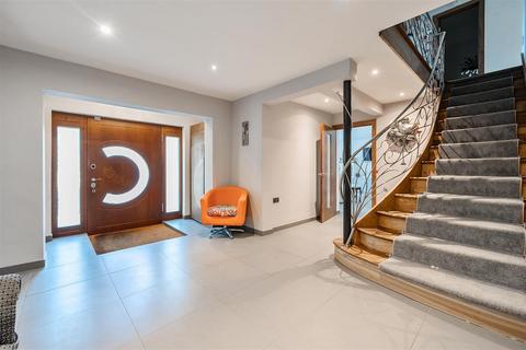 Oak Trees Heather Close, Kingswood, Tadworth, KT20 6NY