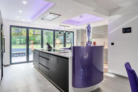 Oak Trees Heather Close, Kingswood, Tadworth, KT20 6NY