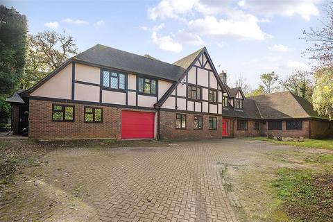 Oak Trees Heather Close, Kingswood, Tadworth, KT20 6NY