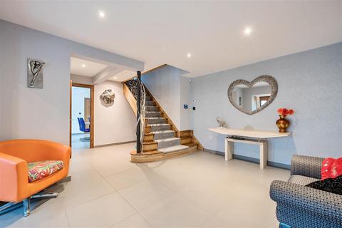 Oak Trees Heather Close, Kingswood, Tadworth, KT20 6NY