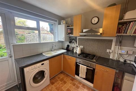 2 bedroom semi-detached house to rent, Maytree Crescent, Watford WD24