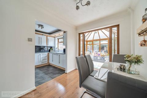 39 Crocus Drive, Royton, Oldham, OL2 6QP