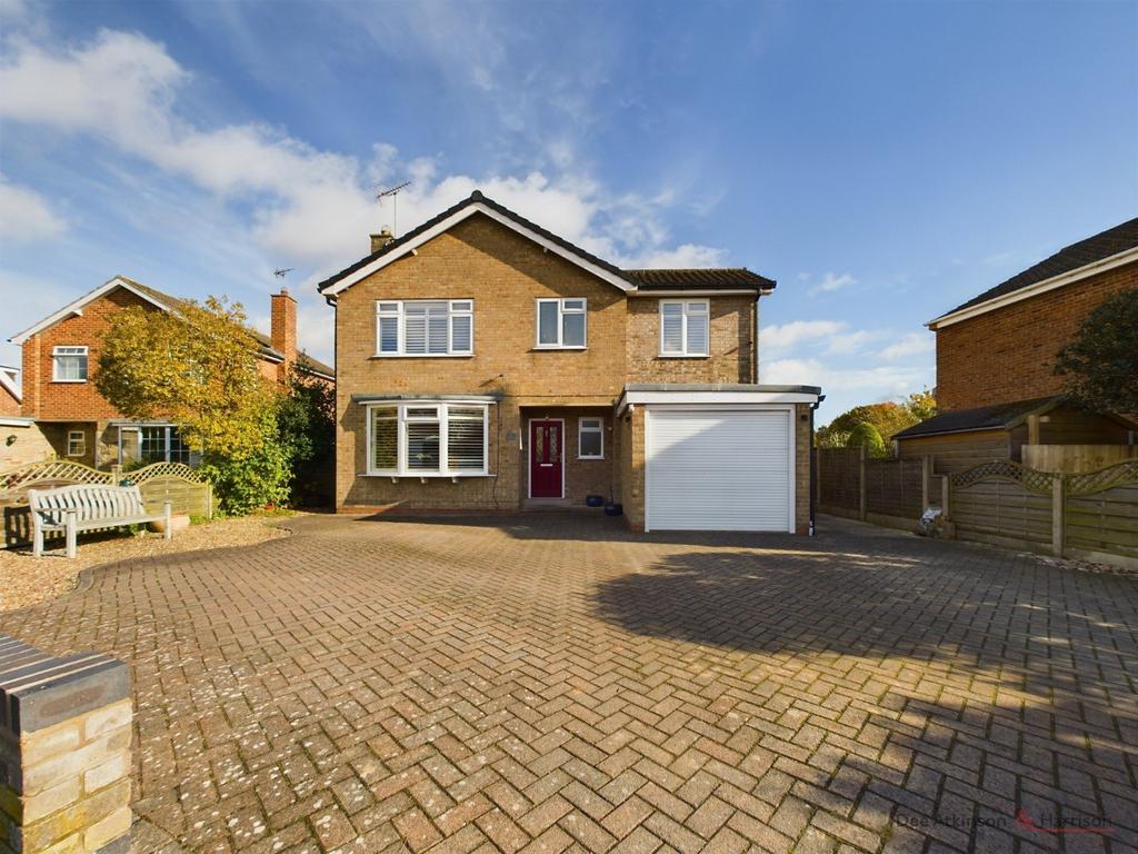 4 Bedroom Detached House   For Sale