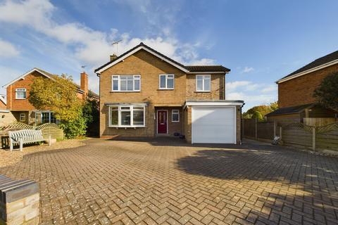 4 bedroom detached house for sale, Lowndes Park, Driffield, YO25 5BG