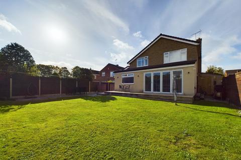 4 bedroom detached house for sale, Lowndes Park, Driffield, YO25 5BG