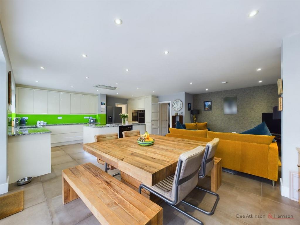 Kitchen/Diner/Living Area
