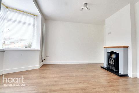 13 Redruth Road, Romford, RM3 9SL