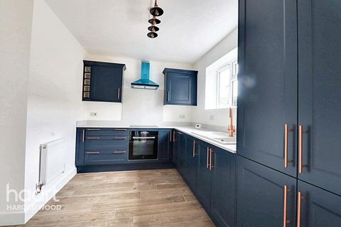 13 Redruth Road, Romford, RM3 9SL