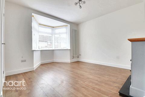 13 Redruth Road, Romford, RM3 9SL