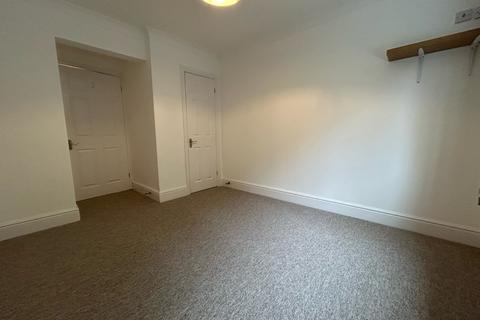 2 bedroom flat to rent, Winchester Road, Southampton SO32